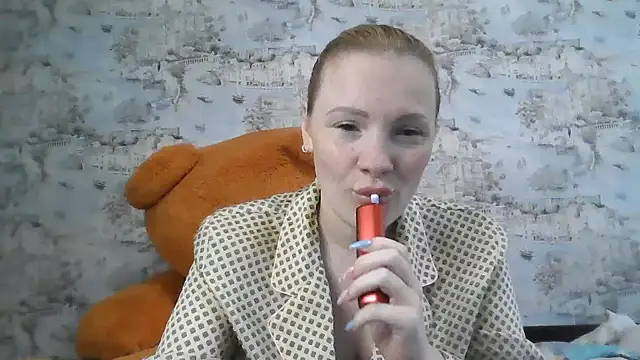 Snapshot of Eveline_May chatting on October 18, 2025, 11:23 am Eveline May online show from October 18, 2025, 11:23 am