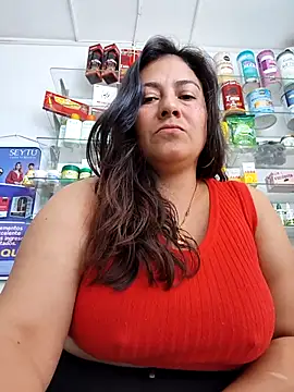 roxanasexy2025 online show from April 9, 2026, 3:07 pm