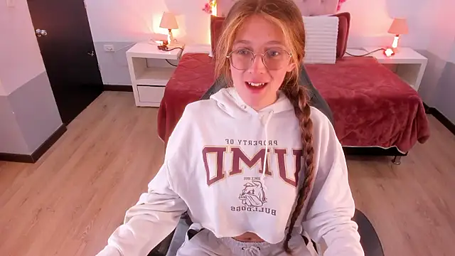 Emily Warren  online show from February 6, 2026, 4:03 pm