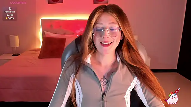 Emily Warren  online show from February 20, 2026, 8:22 pm