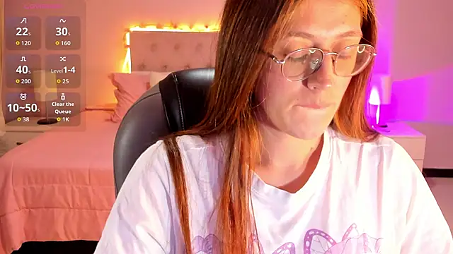 Emily Warren  online show from March 12, 2026, 8:02 pm