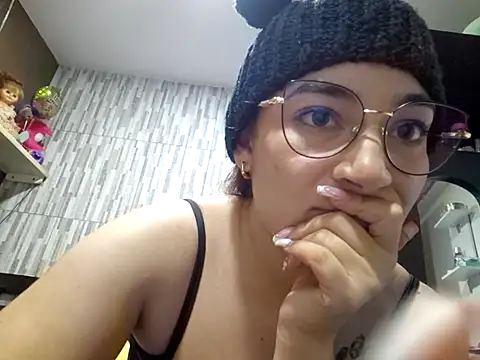 Snapshot of issa_monterrey chatting on March 20, 2025, 2:51 am issa monterrey online show from March 20, 2025, 2:51 am
