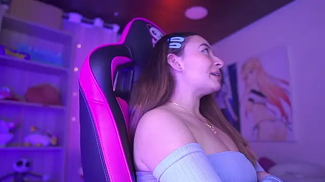 Snapshot of issa_monterrey chatting on February 4, 2026, 11:11 pm issa monterrey online show from February 4, 2026, 11:11 pm