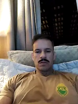 juniortche1313 online show from February 26, 2025, 3:14 am