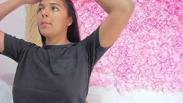 Snapshot of Melodymoore_ chatting on February 22, 2026, 9:27 pm Melodymoore online show from February 22, 2026, 9:27 pm