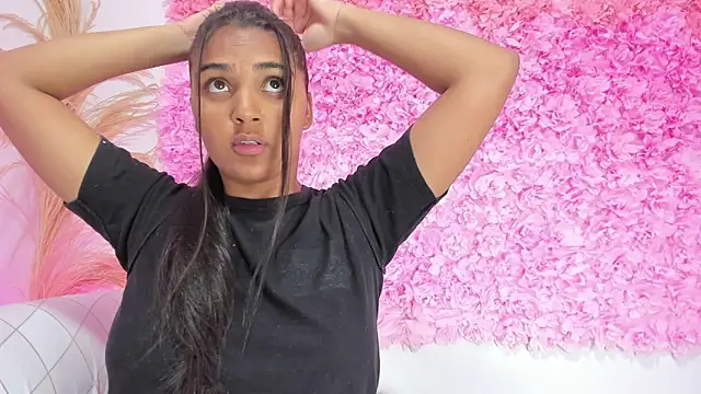 Snapshot of Melodymoore_ chatting on January 13, 2026, 10:13 pm Melodymoore online show from January 13, 2026, 10:13 pm