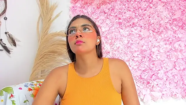 Snapshot of Melodymoore_ chatting on February 18, 2026, 1:25 am Melodymoore online show from February 18, 2026, 1:25 am