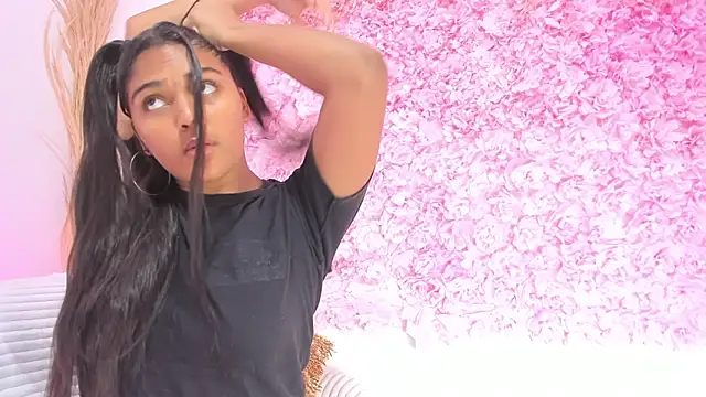 Snapshot of Melodymoore_ chatting on February 9, 2026, 10:30 pm Melodymoore online show from February 9, 2026, 10:30 pm