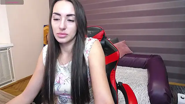 JenniferStone online show from September 26, 2025, 6:53 am