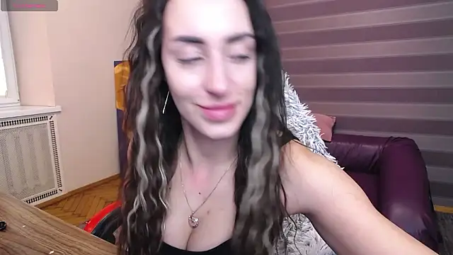 Snapshot of JenniferStone chatting on February 4, 2026, 8:09 am JenniferStone online show from February 4, 2026, 8:09 am