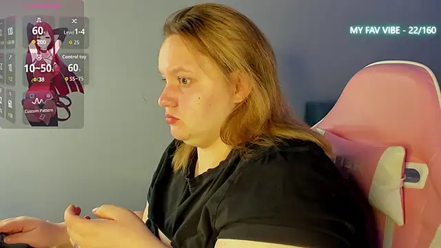 Snapshot of Amy_Hall chatting on October 15, 2025, 1:15 am Amy Hall online show from October 15, 2025, 1:15 am