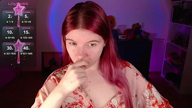 Strawberry juli online show from November 2, 2025, 10:53 am