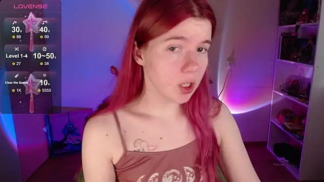 Strawberry juli online show from October 24, 2025, 8:35 am