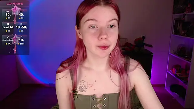 Strawberry juli online show from November 15, 2025, 9:35 am