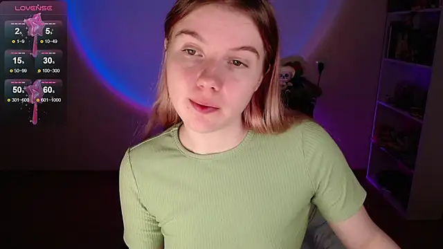 Strawberry juli online show from February 17, 2026, 4:43 am