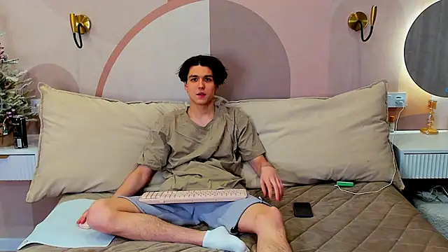 Snapshot of TravisRevas chatting on February 13, 2026, 2:39 pm TravisRevas online show from February 13, 2026, 2:39 pm