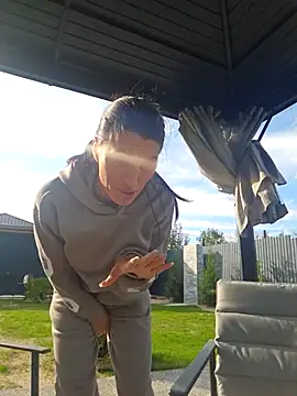 zoeylarkens online show from October 5, 2025, 1:13 pm