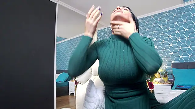 zoeylarkens online show from November 14, 2025, 5:27 pm