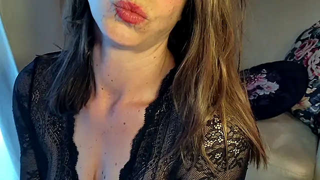 Rosemarie Blu online show from May 25, 2026, 3:39 am