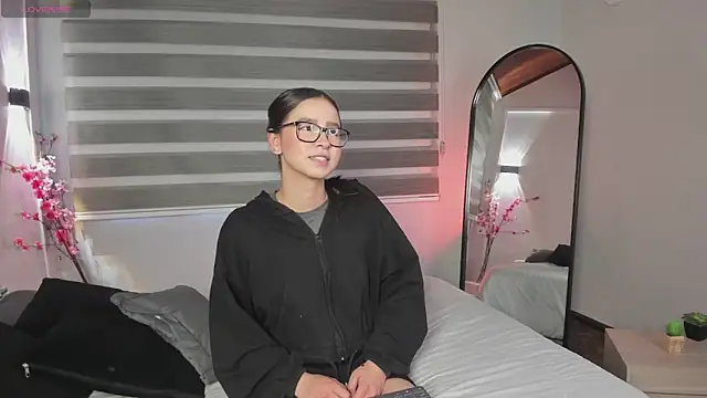 Snapshot of sweet_obsession__ chatting on September 29, 2025, 7:41 pm sweet obsession online show from September 29, 2025, 7:41 pm