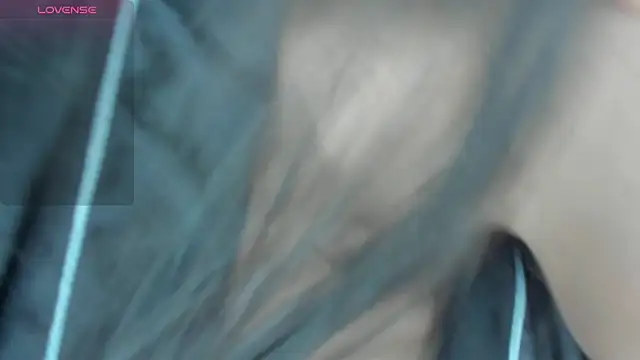 dulce victoriaa  online show from October 18, 2025, 1:13 pm