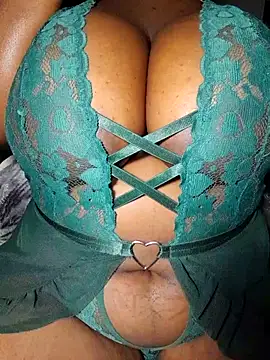 Snapshot of wamie12 chatting on October 29, 2025, 10:09 pm wamie12 online show from October 29, 2025, 10:09 pm