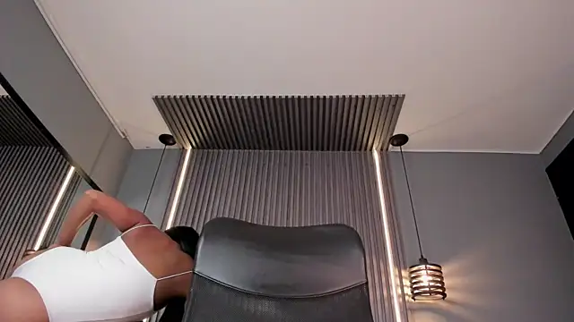 Snapshot of alahia_betancurx chatting on November 1, 2025, 4:12 pm alahia betancurx online show from November 1, 2025, 4:12 pm