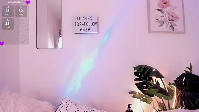 Snapshot of purplemoonn_ chatting on March 4, 2025, 2:42 pm purplemoonn online show from March 4, 2025, 2:42 pm