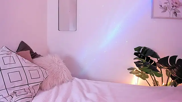 Snapshot of purplemoonn_ chatting on February 28, 2025, 2:42 pm purplemoonn online show from February 28, 2025, 2:42 pm