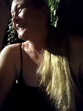 Snapshot of wetnwildforyou chatting on September 27, 2025, 3:01 am wetnwildforyou online show from September 27, 2025, 3:01 am