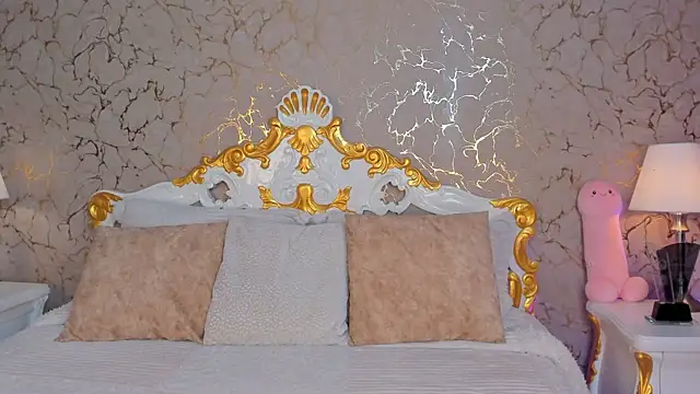 ScarlettWallace online show from March 6, 2025, 7:10 pm