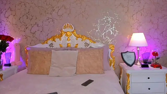 ScarlettWallace online show from September 19, 2025, 8:46 pm