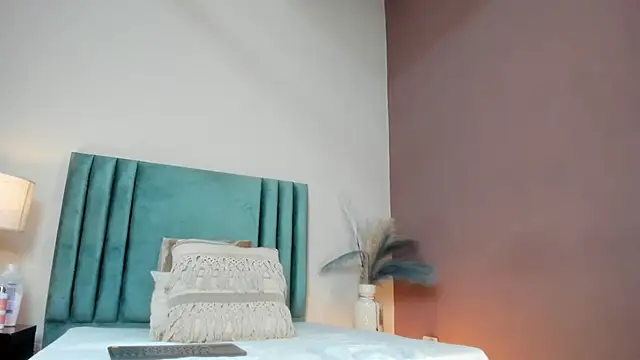 Snapshot of SeleneLujan chatting on February 3, 2026, 11:59 am SeleneLujan online show from February 3, 2026, 11:59 am