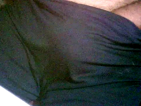 Snapshot of EroticMonster chatting on September 24, 2025, 10:27 pm EroticMonster online show from September 24, 2025, 10:27 pm