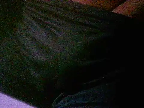 Snapshot of EroticMonster chatting on October 9, 2025, 12:33 am EroticMonster online show from October 9, 2025, 12:33 am