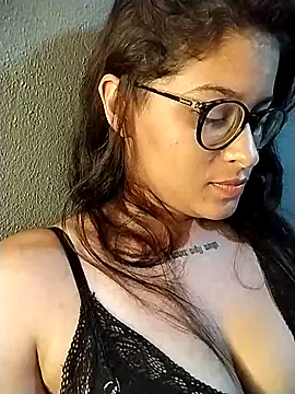 Snapshot of vickpxx chatting on March 22, 2025, 12:39 am vickpxx online show from March 22, 2025, 12:39 am