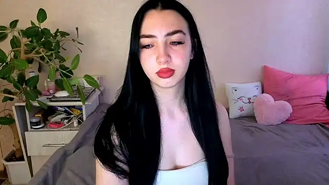 Snapshot of WildKittenX_ chatting on July 1, 2026, 4:02 am WildKittenX online show from July 1, 2026, 4:02 am