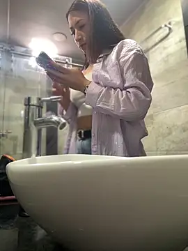 Mila LS online show from September 14, 2025, 1:11 pm