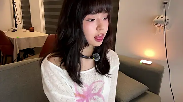 melana love online show from April 12, 2026, 11:57 am