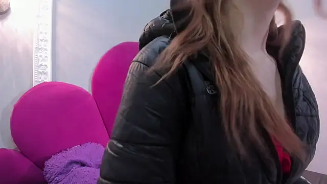 Bonniie 22 online show from December 19, 2025, 2:30 pm