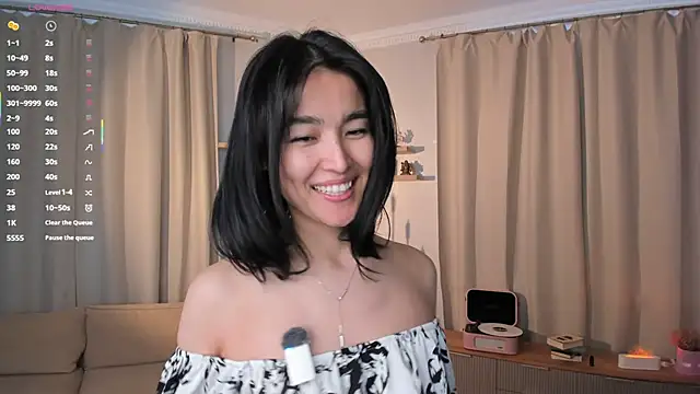 RanelDiva online show from April 19, 2026, 8:04 am