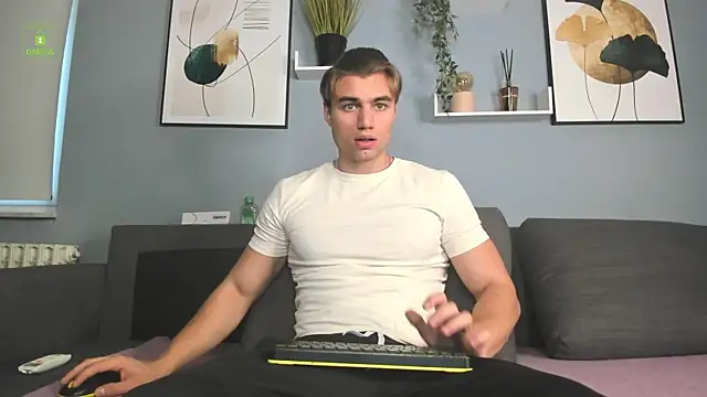 Kyle Baker online show from October 17, 2025, 11:23 am