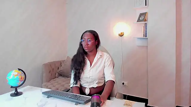 Qeen blackk online show from March 7, 2025, 12:56 pm