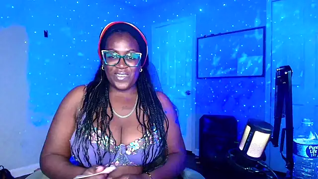 lovelyenigma365 online show from May 8, 2026, 4:05 am