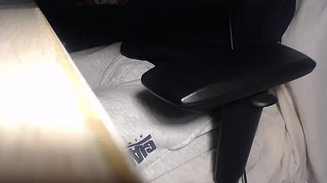 Snapshot of GreekDaddyNickOfficial chatting on October 25, 2025, 6:08 pm GreekDaddyNickOfficial online show from October 25, 2025, 6:08 pm