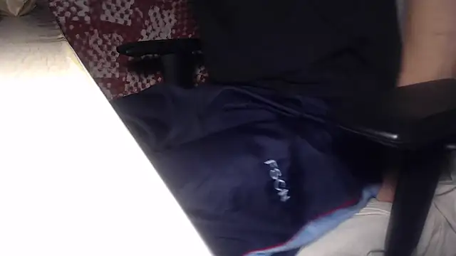 Snapshot of GreekDaddyNickOfficial chatting on October 27, 2025, 10:11 pm GreekDaddyNickOfficial online show from October 27, 2025, 10:11 pm