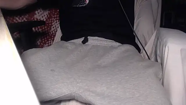 Snapshot of GreekDaddyNickOfficial chatting on September 9, 2025, 8:18 pm GreekDaddyNickOfficial online show from September 9, 2025, 8:18 pm