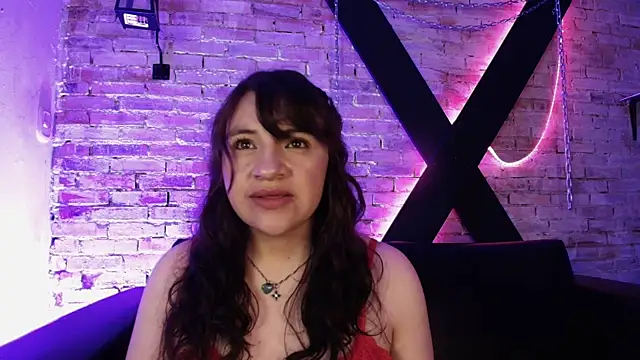 Snapshot of TaraTaylorr chatting on March 19, 2025, 2:48 am TaraTaylorr online show from March 19, 2025, 2:48 am