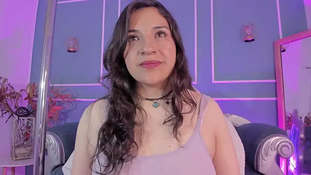 Snapshot of TaraTaylorr chatting on November 8, 2025, 2:37 am TaraTaylorr online show from November 8, 2025, 2:37 am