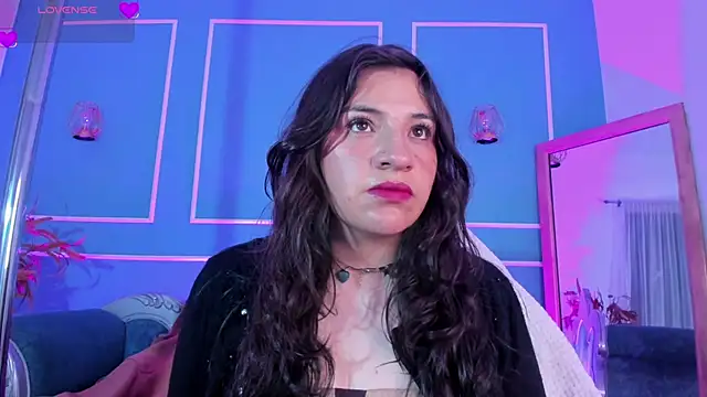 Snapshot of TaraTaylorr chatting on November 5, 2025, 2:14 am TaraTaylorr online show from November 5, 2025, 2:14 am